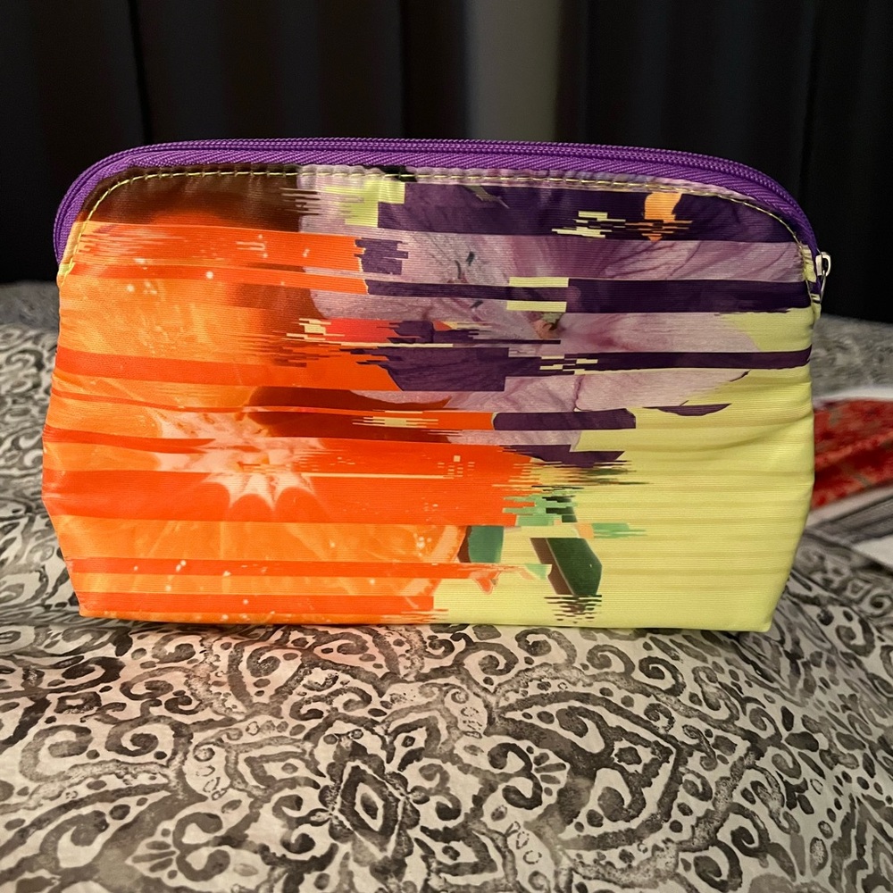 Clinique Cosmetic Bag with Color Strip Printed New - Picture 2 of 4